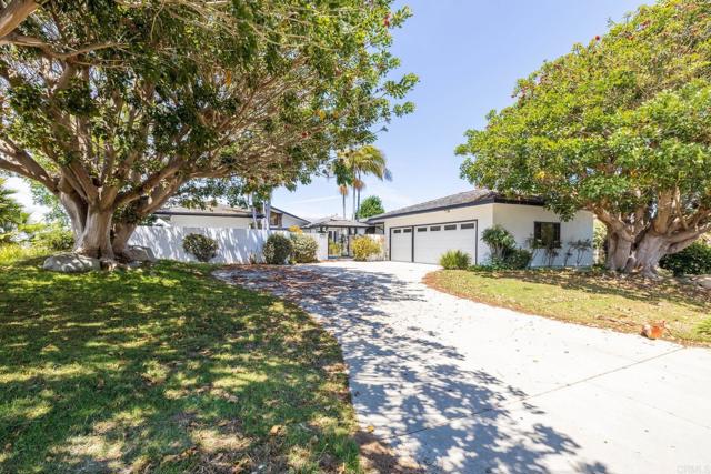 Detail Gallery Image 4 of 19 For 1138 via Mil Cumbres, Solana Beach,  CA 92075 - 5 Beds | 4/1 Baths