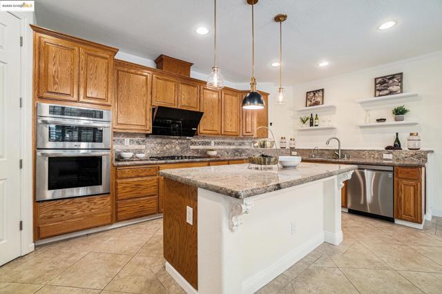 5235 Ramsdell Ct, Antioch CA: https://media.crmls.org/mediaz/3aef1f98-3571-4d4c-8165-87f5c90014e5.jpg