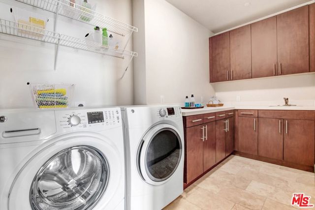 10700 Wilshire Boulevard, Los Angeles CA: https://media.crmls.org/mediaz/3aef6bac-7c56-4129-9918-e5221c3a4788.jpg