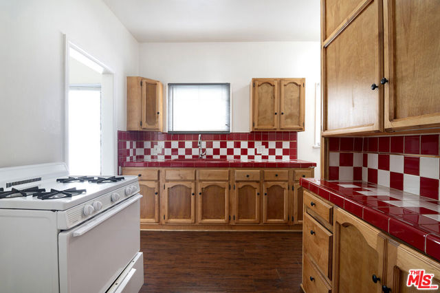 358 N Ogden Drive, Los Angeles CA: https://media.crmls.org/mediaz/3aef90f5-431b-40e5-995f-363db6e79b70.jpg