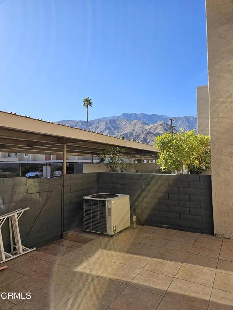 2166 N Indian Canyon Drive, Palm Springs CA: https://media.crmls.org/mediaz/3aefb49c-87b0-4e54-8cd7-8d2d020ad458.jpg