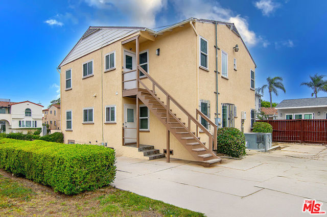 8456 Byrd Avenue, Inglewood CA: https://media.crmls.org/mediaz/3af0487a-dfcc-4f85-a28d-74c3bb215359.jpg