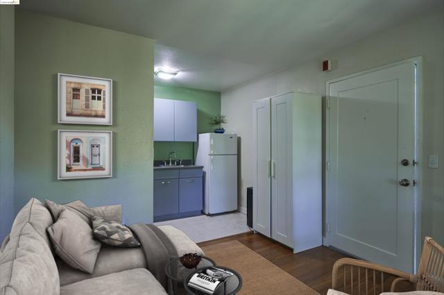 Image 8 of 15 For 1494 Solano  