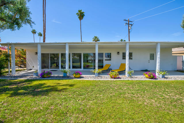 74576 Fairway Drive, Palm Desert CA: https://media.crmls.org/mediaz/3af13fa3-a144-4d6f-a09e-105947c6ca1b.jpg