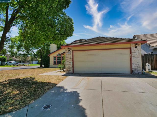4300 Cannington Lane, Salida CA: https://media.crmls.org/mediaz/3af14a6e-55e8-4b3b-af06-47d6f21cf57c.jpg