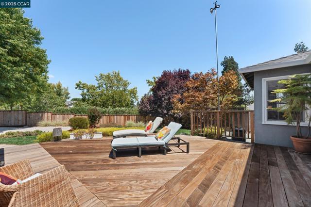 347 Valley View Rd, Pleasant Hill CA: https://media.crmls.org/mediaz/3af15c4a-9d7a-4ea0-9889-93646b36caa8.jpg