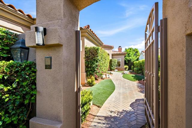 384 Tomahawk Drive, Palm Desert, CA 92211