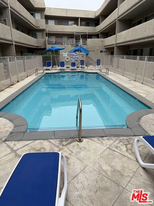 4647 Willis Avenue, Sherman Oaks CA: https://media.crmls.org/mediaz/3af1ec41-8da6-4a07-a694-89f019b4d878.jpg