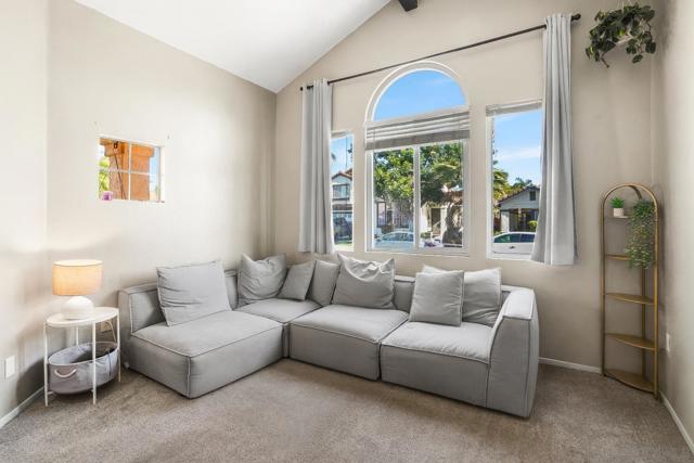 378 Paseo Marguerita, Vista CA: https://media.crmls.org/mediaz/3af3dcf6-82db-4b1a-beb9-41bfd38b3e73.jpg
