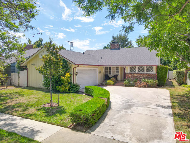 14202 Cantlay Street photo 1