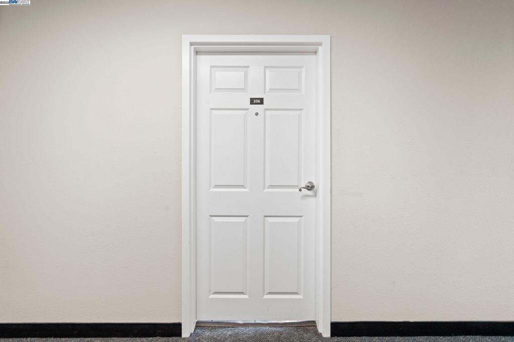https://media.crmls.org/mediaz/3af48e86-905d-47ba-b2b9-752e1a7d72a2.jpg?preset=X-Large