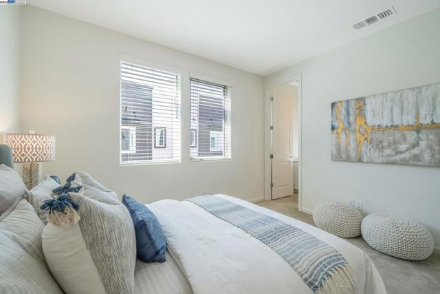 5588 El Dorado Ln, Dublin CA: https://media.crmls.org/mediaz/3af4c315-fe62-455e-92ce-efe5a1b97619.jpg