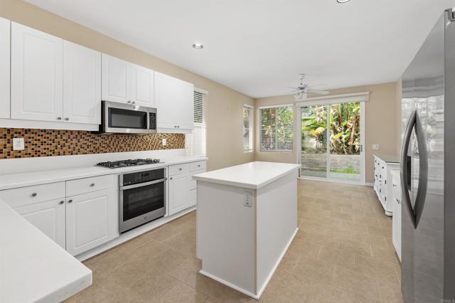 Detail Gallery Image 12 of 36 For 3234 W Canyon Ave, San Diego,  CA 92123 - 3 Beds | 2 Baths