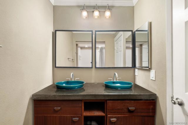 6544 College Grove Dr, San Diego CA: https://media.crmls.org/mediaz/3af567e4-cb44-44b8-af82-167111bf073a.jpg