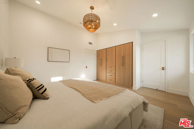 20877 Kelvin Place photo 23