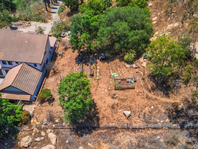 9202 Moon Ridge Road, Fallbrook CA: https://media.crmls.org/mediaz/3af57a08-b1e4-4922-906e-3763690c9af9.jpg