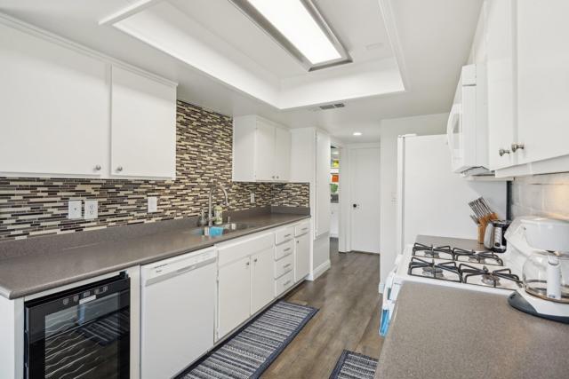 68559 Paseo Real, Cathedral City CA: https://media.crmls.org/mediaz/3af5ce7a-0a3a-4e33-b0cb-acb41d3925f2.jpg