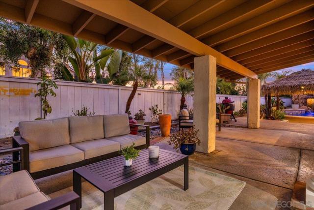 445 De Anza Court, Oceanside CA: https://media.crmls.org/mediaz/3af5fab2-0615-4d8d-8fd1-554e8133862f.jpg