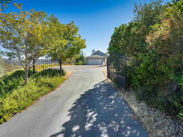 1500 Hidden Bridge Rd, El Dorado Hills, California 95762, 3 Bedrooms Bedrooms, ,3 BathroomsBathrooms,Single Family Residence,For Sale,Hidden Bridge Rd,41073632