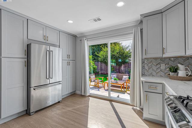 581 Kirk Ave, Sunnyvale CA: https://media.crmls.org/mediaz/3af6a8e9-15c1-4532-9b37-03e67e1e2336.jpg