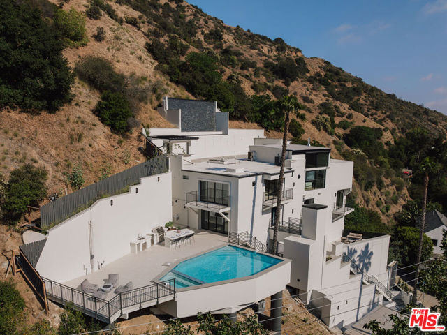 2256 Nichols Canyon Road, Los Angeles CA: https://media.crmls.org/mediaz/3af7137c-f361-402a-99a8-e211e581dae0.jpg