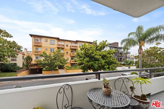 1136 S Shenandoah Street, Los Angeles CA: https://media.crmls.org/mediaz/3af7a46c-d051-46a5-b400-e062def64129.jpg