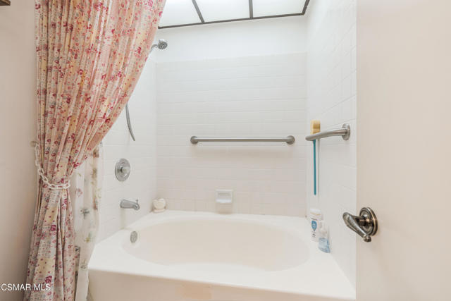 2025 Penngrove Street, Simi Valley CA: https://media.crmls.org/mediaz/3af82a7e-74e3-48ce-9760-1770d4e623b7.jpg