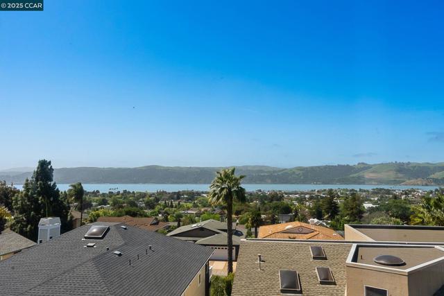 1620 Saint Francis Ct, Benicia CA: https://media.crmls.org/mediaz/3af918d9-fce0-4d38-8b10-067a708790a7.jpg