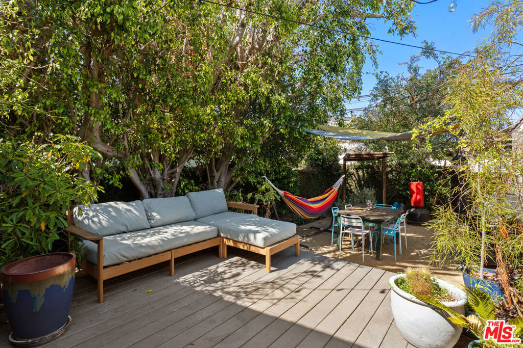 3612 Greenwood Avenue