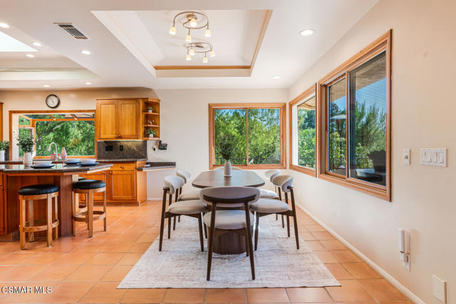 356 Laguna Terrace, Simi Valley CA: https://media.crmls.org/mediaz/3af995c1-c8a8-405e-8be1-65b50985da9b.jpg