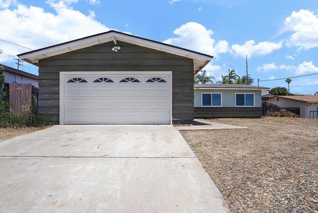 475 Rivera Ct, Chula Vista CA: https://media.crmls.org/mediaz/3af9c21a-6949-4761-8abf-6ea78165f272.jpg