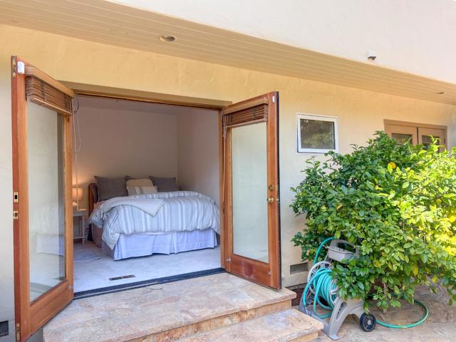 442 Corral De Tierra Road, Salinas CA: https://media.crmls.org/mediaz/3afa68a6-8eef-4eef-a892-f85b81cf8621.jpg