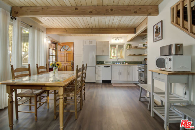 612 Kean Way, Big Bear City CA: https://media.crmls.org/mediaz/3afaf6c7-58f7-430b-b8b9-1785297e2f87.jpg