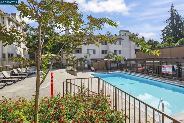 39993 Fremont Blvd, Fremont CA: https://media.crmls.org/mediaz/3afb7dec-2a1e-4fdd-b249-7c3dfc2fec00.jpg