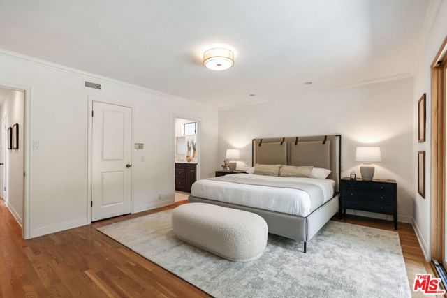 3254 Woodbine Street, Los Angeles CA: https://media.crmls.org/mediaz/3afc4061-44ef-4503-b839-b8870f820f60.jpg