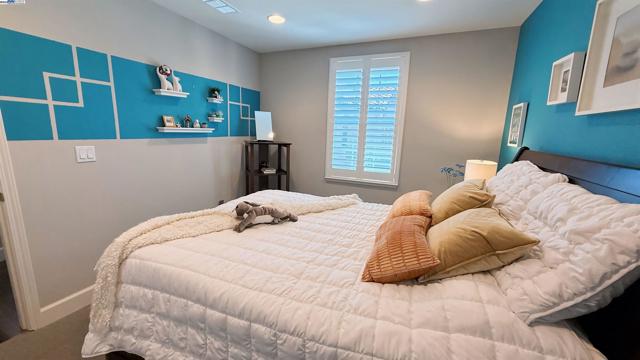 131 Lusitano Way, Gilroy CA: https://media.crmls.org/mediaz/3afc7193-6732-45f3-9d11-0df20dca04f5.jpg