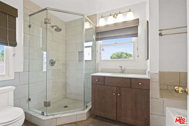 4352 Lyceum Avenue, Los Angeles CA: https://media.crmls.org/mediaz/3afcd25e-e140-4c54-99f1-0a54875f2359.jpg