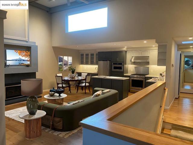 190 Cleaveland Rd, Pleasant Hill CA: https://media.crmls.org/mediaz/3afe12a1-604e-4a95-9013-33d9e798e282.jpg