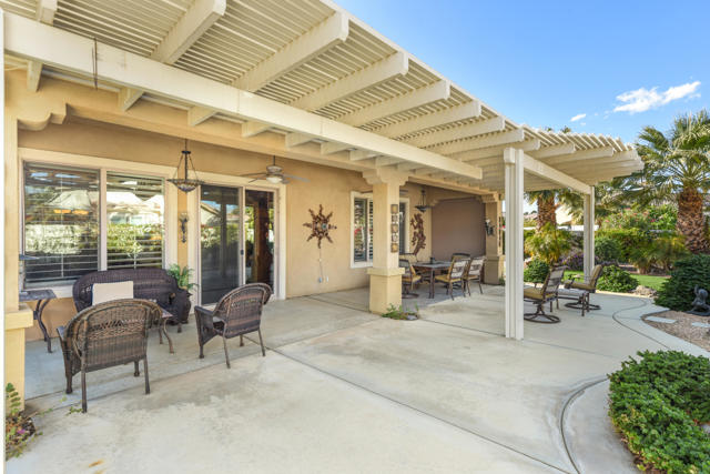 41384 Calle Los Arcos, Indio CA: https://media.crmls.org/mediaz/3afe186b-fa54-4def-9a95-48f9160b0088.jpg
