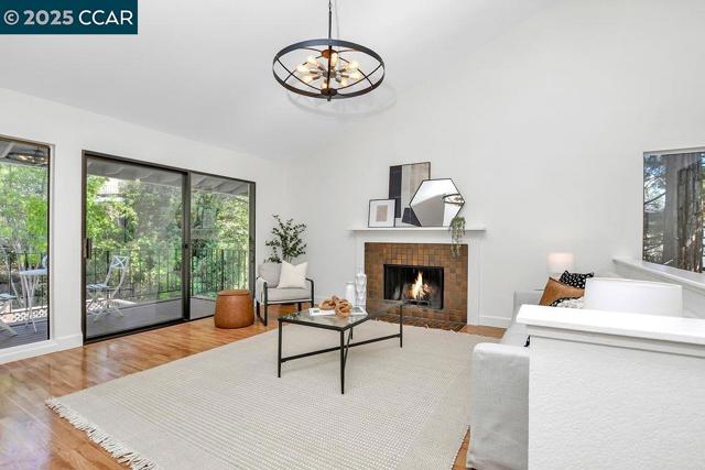 4782 Starflower Dr, Martinez CA: https://media.crmls.org/mediaz/3afe8cbf-b87d-4627-abc5-bead8ba712e8.jpg