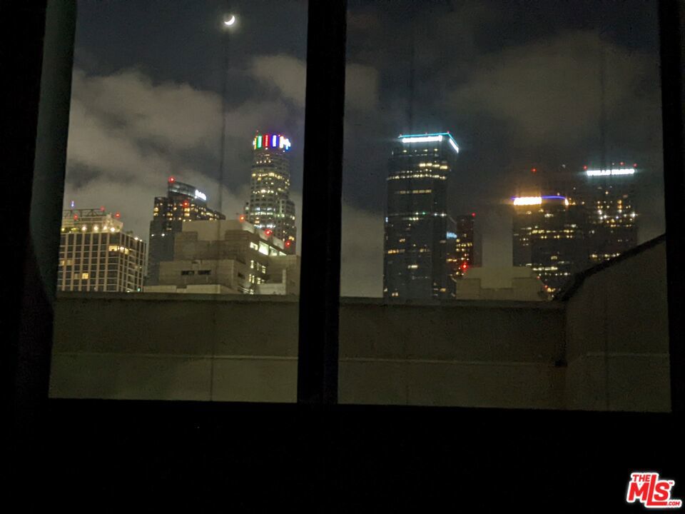 https://media.crmls.org/mediaz/3b000761-b52c-4ea5-a150-eef79832578e.jpg?preset=X-Large