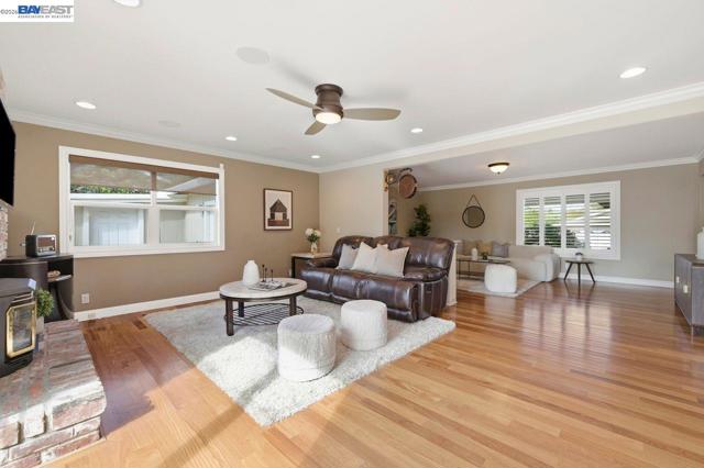 Image 13 of 40 For 2481 Palmira Pl