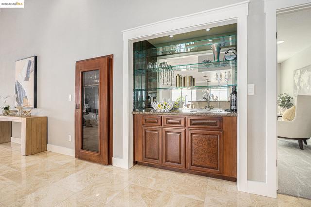 737 Willow Lake Rd, Discovery Bay CA: https://media.crmls.org/mediaz/3b00c467-958b-4b38-ac86-0e9a09a8f285.jpg