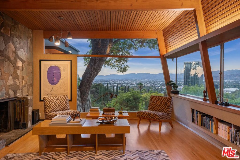 3580 Multiview Drive — architectural residence