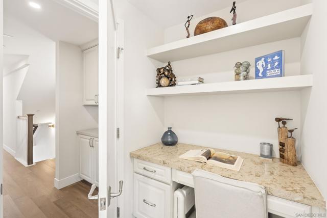 249 Playa Del Norte, La Jolla CA: https://media.crmls.org/mediaz/3b00cec1-d523-4a15-a97a-9e4c1c7b8dc2.jpg