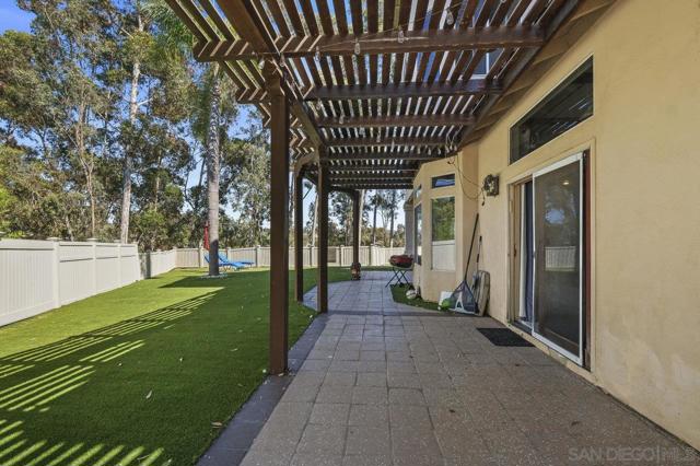 10405 White Birch Dr, San Diego CA: https://media.crmls.org/mediaz/3b00ee9c-2bb7-4e0a-917b-045c7bac9566.jpg