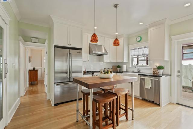 690 S K St, Livermore CA: https://media.crmls.org/mediaz/3b02391b-8c19-4b94-b7fa-66d523b5c70f.jpg