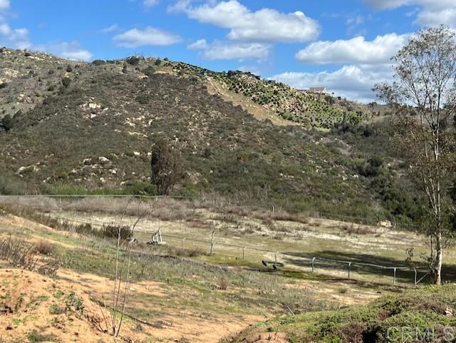 9946 Nutby Lane, Escondido CA: https://media.crmls.org/mediaz/3b026f94-2649-4d0d-afee-5fb5a4db21c7.jpg