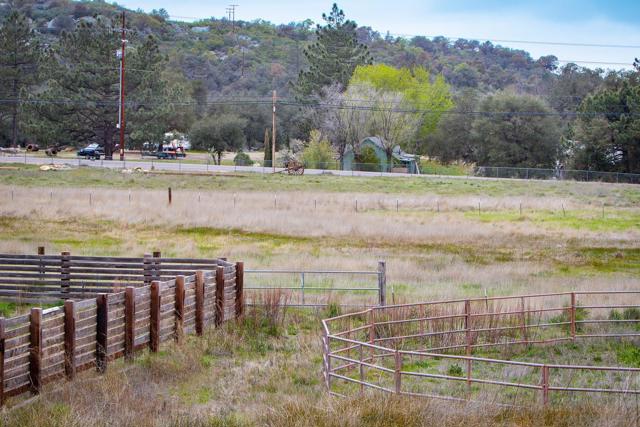 4026 Highway 78, Julian CA: https://media.crmls.org/mediaz/3b02b449-8cd0-4ff3-87d4-b2a08ca844a2.jpg
