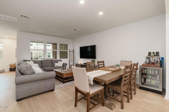 Detail Gallery Image 10 of 34 For 751 Winchester Dr, Oxnard,  CA 93036 - 4 Beds | 3/1 Baths